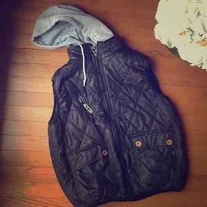Black puffer vest